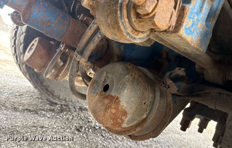 image for item EG5894 2007 Peterbilt 335 tank truck