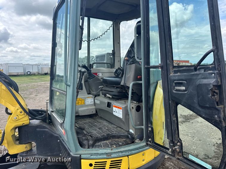 image for item EG6514 2005 Yanmar ViO55-5A mini excavator