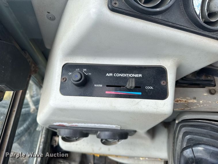 image for item EG6514 2005 Yanmar ViO55-5A mini excavator