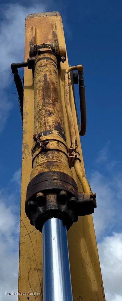 image for item EG6524 1993 John Deere 892E LC excavator