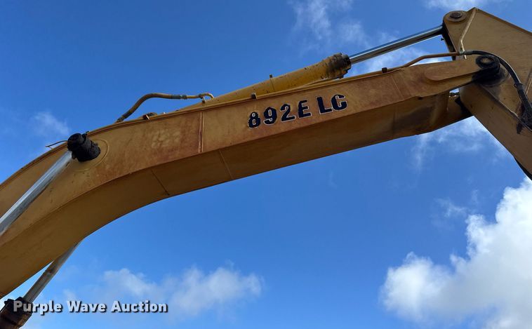 image for item EG6524 1993 John Deere 892E LC excavator