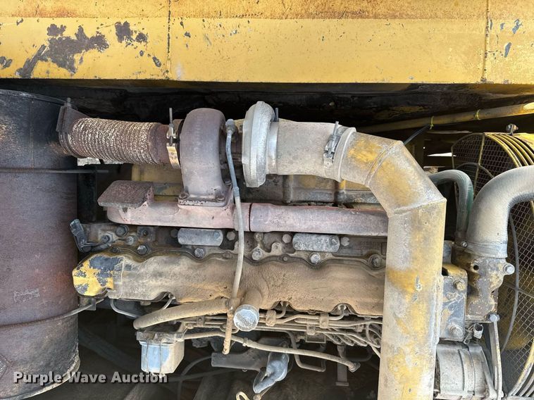 image for item EG6524 1993 John Deere 892E LC excavator