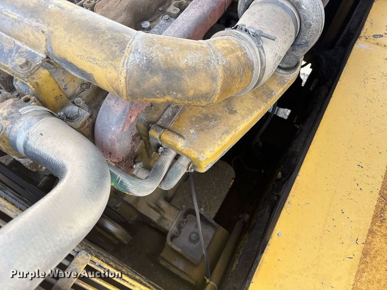 image for item EG6524 1993 John Deere 892E LC excavator