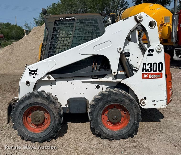 image for item EG6533 2007 Bobcat A300 skid steer loader