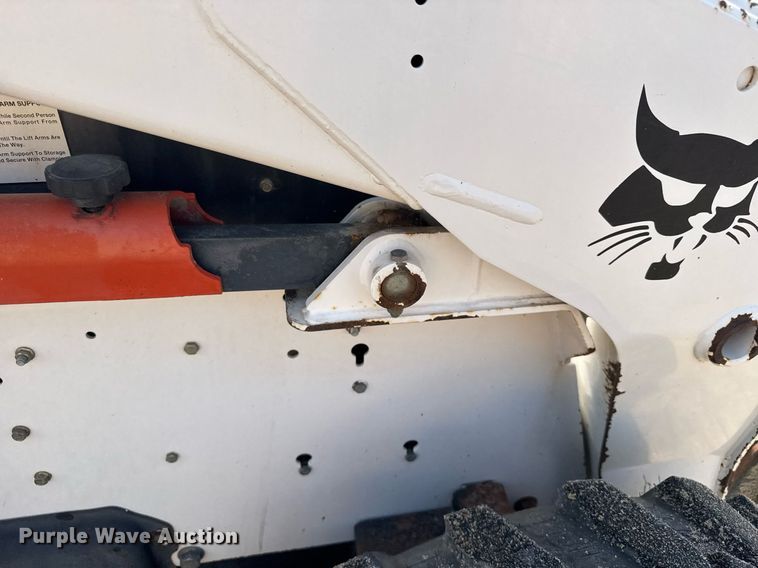 image for item EG6533 2007 Bobcat A300 skid steer loader