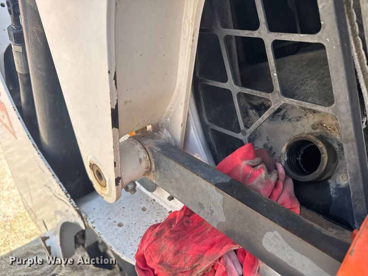 image for item EG6533 2007 Bobcat A300 skid steer loader