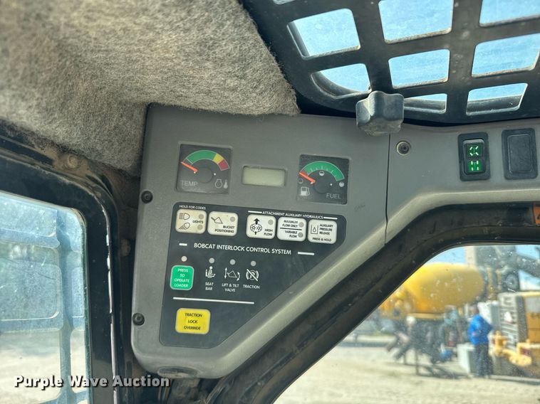 image for item EG6533 2007 Bobcat A300 skid steer loader