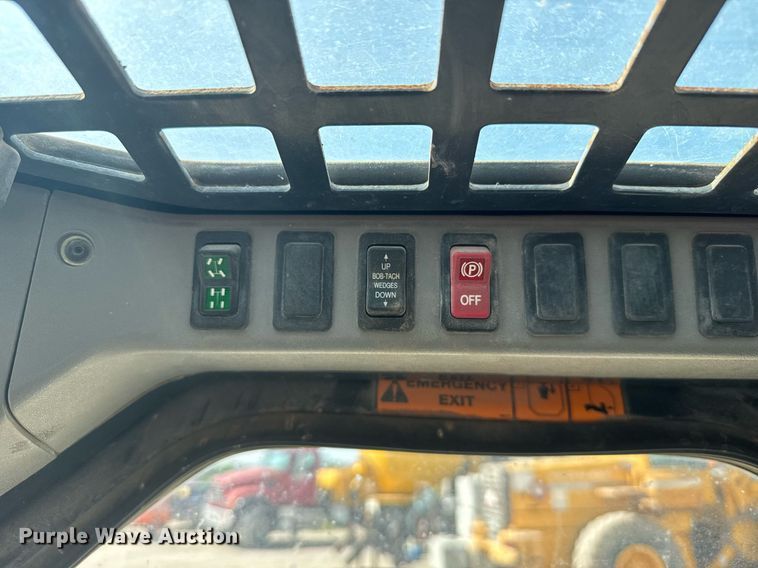 image for item EG6533 2007 Bobcat A300 skid steer loader