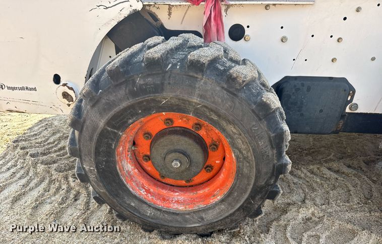 image for item EG6533 2007 Bobcat A300 skid steer loader