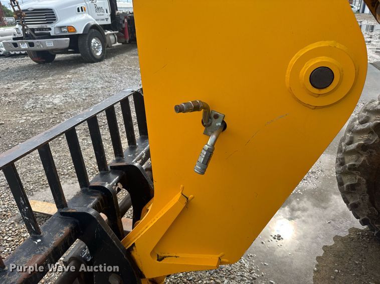 image for item EG6551 2008 JCB 506C telehandler