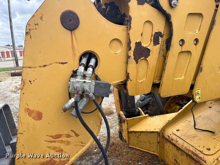 image for item EG6553 2005 Caterpillar TH580B telehandler