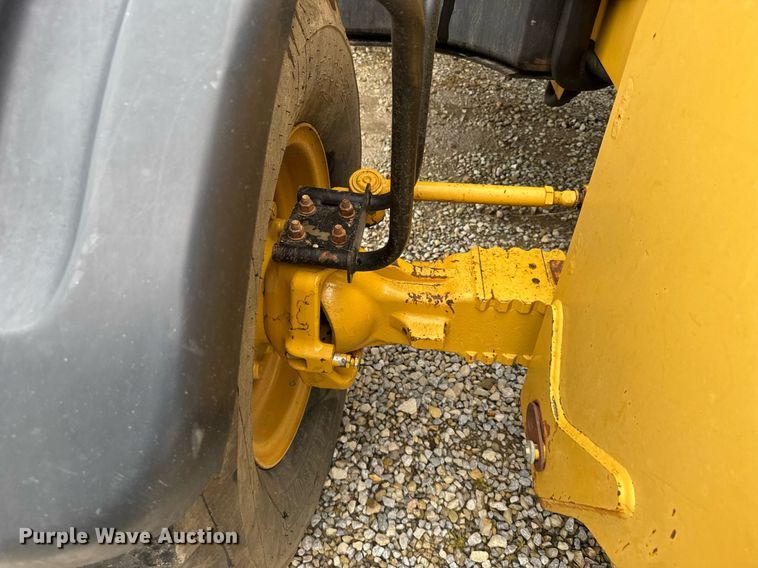 image for item EG6553 2005 Caterpillar TH580B telehandler