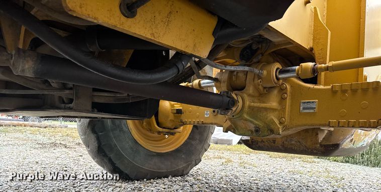 image for item EG6553 2005 Caterpillar TH580B telehandler