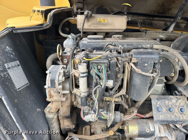 image for item EG6553 2005 Caterpillar TH580B telehandler