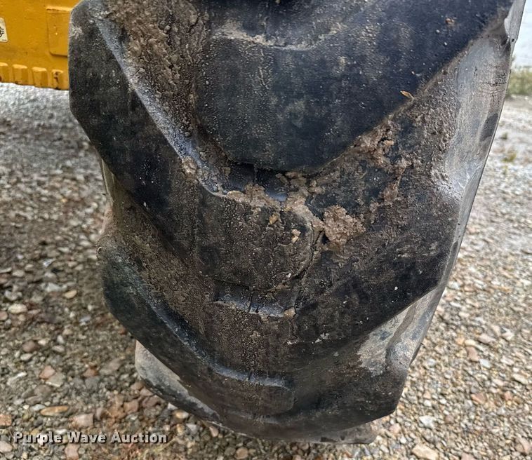 image for item EG6553 2005 Caterpillar TH580B telehandler