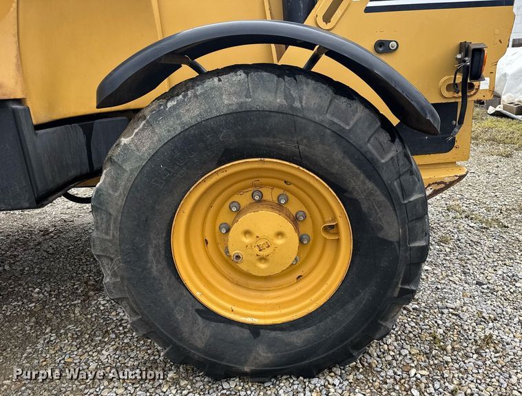 image for item EG6553 2005 Caterpillar TH580B telehandler