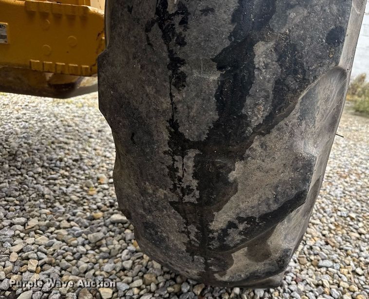 image for item EG6553 2005 Caterpillar TH580B telehandler