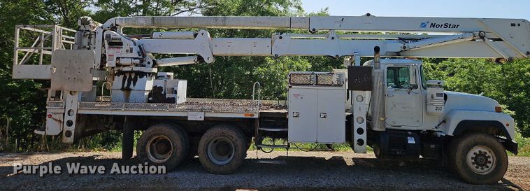 image for item EJ0074 1995 Mack RD bucket truck