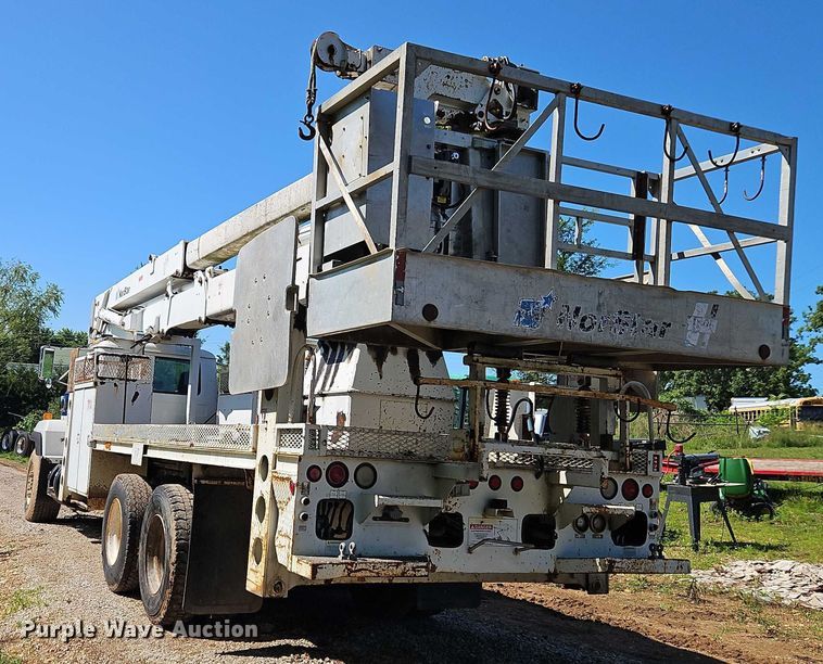 image for item EJ0074 1995 Mack RD bucket truck