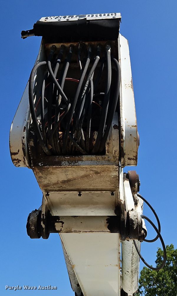 image for item EJ0074 1995 Mack RD bucket truck