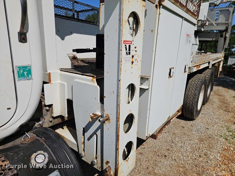 image for item EJ0074 1995 Mack RD bucket truck