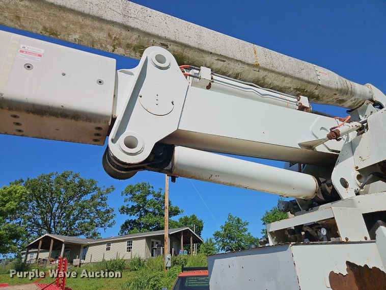 image for item EJ0074 1995 Mack RD bucket truck