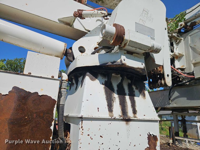 image for item EJ0074 1995 Mack RD bucket truck