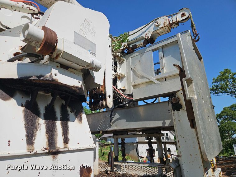 image for item EJ0074 1995 Mack RD bucket truck