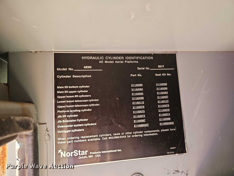 image for item EJ0074 1995 Mack RD bucket truck