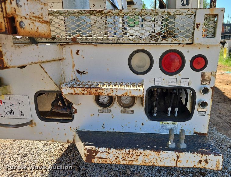 image for item EJ0074 1995 Mack RD bucket truck