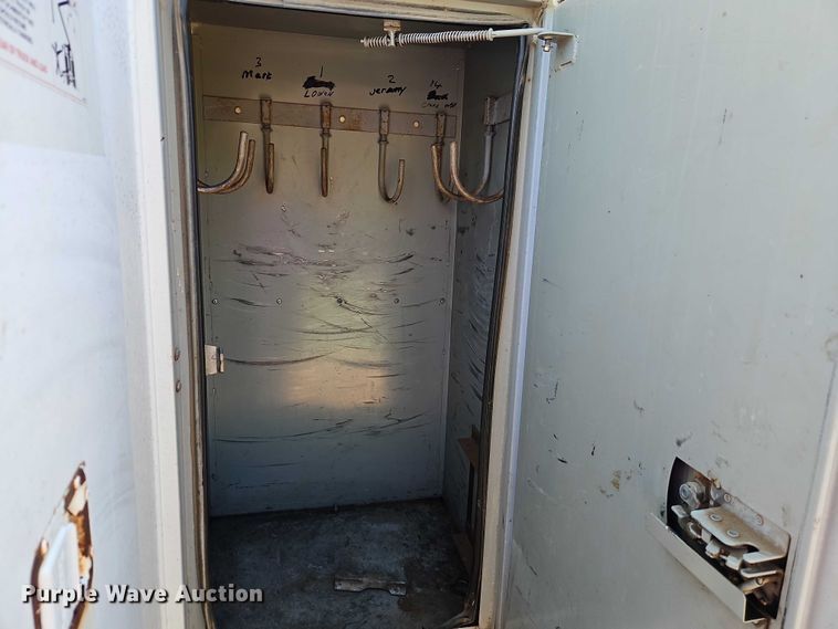 image for item EJ0074 1995 Mack RD bucket truck