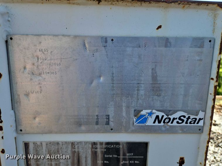 image for item EJ0074 1995 Mack RD bucket truck