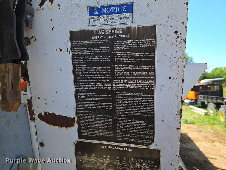 image for item EJ0074 1995 Mack RD bucket truck