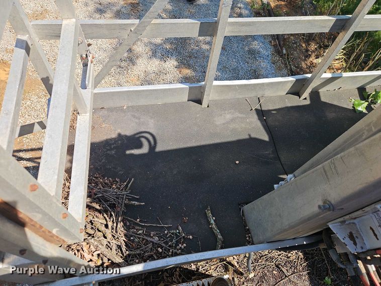 image for item EJ0074 1995 Mack RD bucket truck