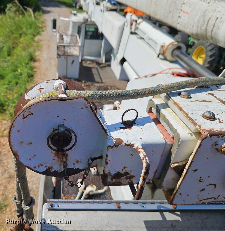 image for item EJ0074 1995 Mack RD bucket truck