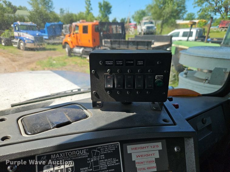 image for item EJ0074 1995 Mack RD bucket truck