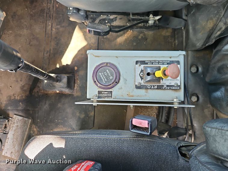 image for item EJ0074 1995 Mack RD bucket truck