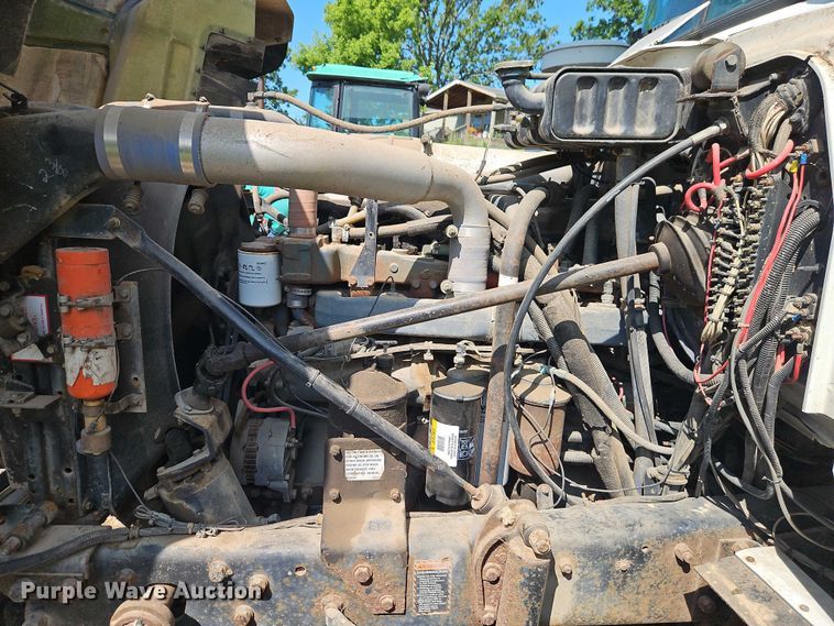 image for item EJ0074 1995 Mack RD bucket truck