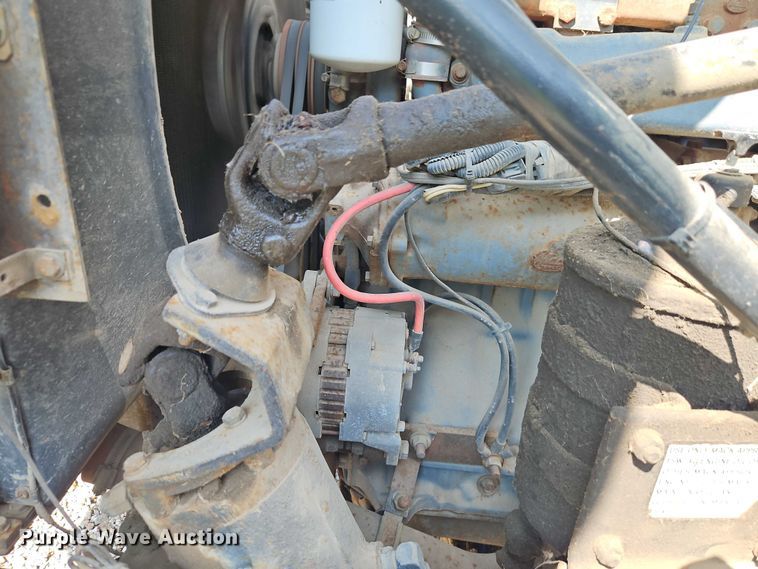 image for item EJ0074 1995 Mack RD bucket truck