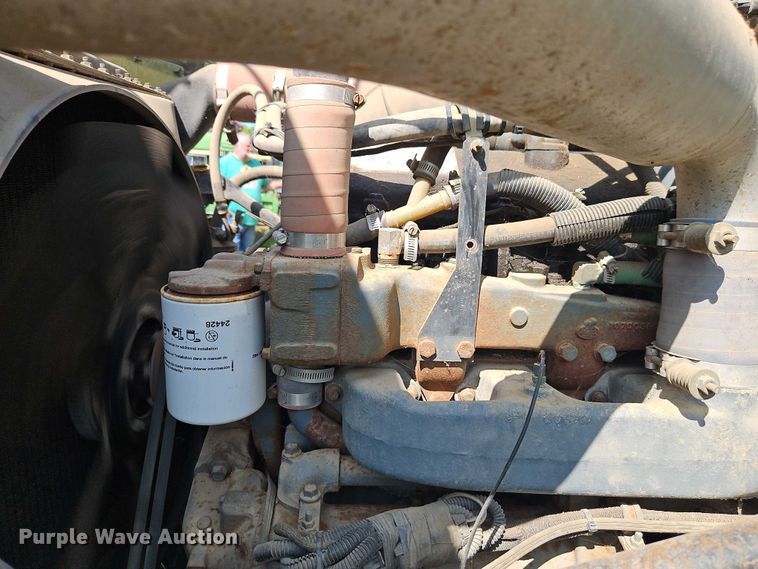 image for item EJ0074 1995 Mack RD bucket truck