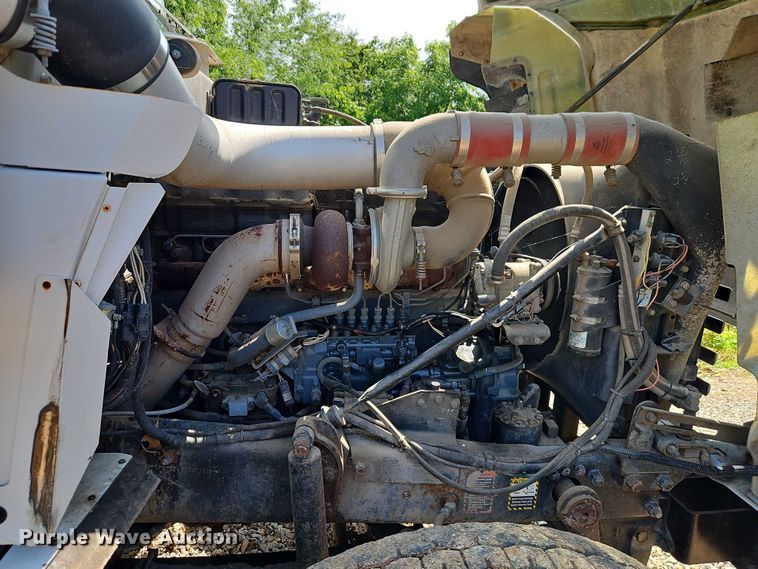 image for item EJ0074 1995 Mack RD bucket truck