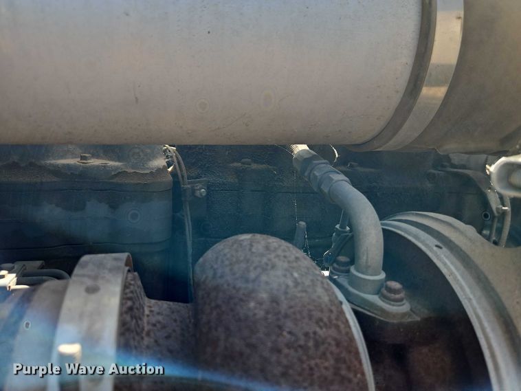 image for item EJ0074 1995 Mack RD bucket truck