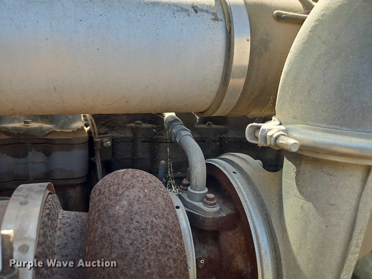 image for item EJ0074 1995 Mack RD bucket truck