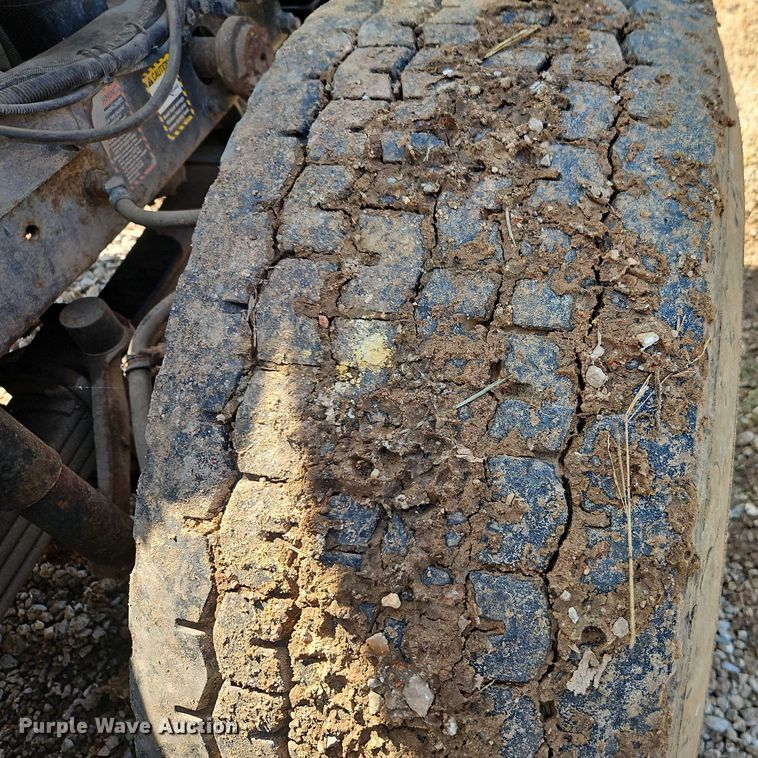 image for item EJ0074 1995 Mack RD bucket truck