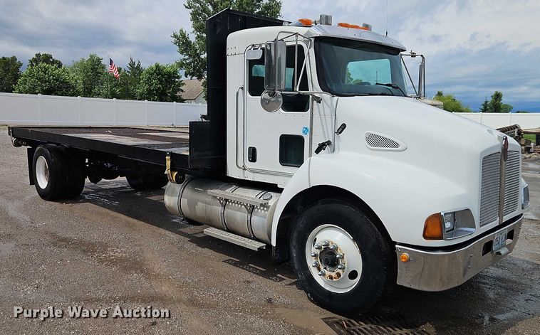 image for item EJ0086 2008 Kenworth T300 flatbed truck