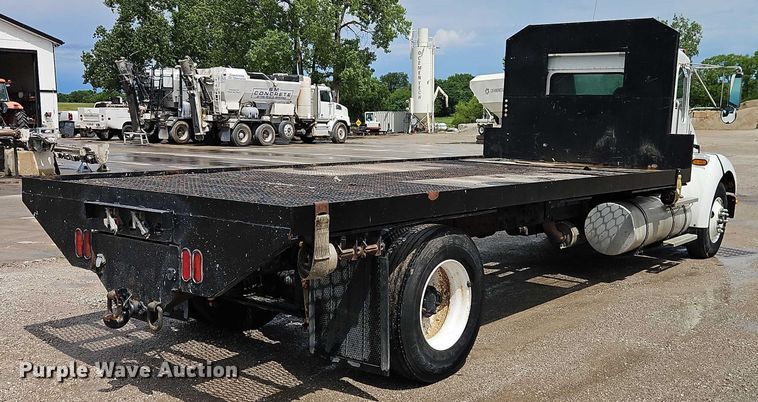 image for item EJ0086 2008 Kenworth T300 flatbed truck