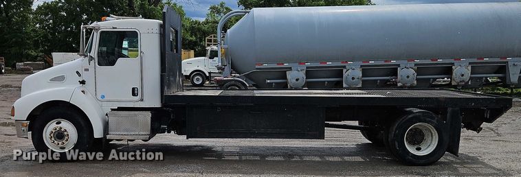 image for item EJ0086 2008 Kenworth T300 flatbed truck
