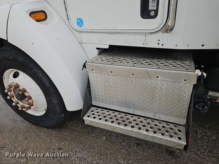 image for item EJ0086 2008 Kenworth T300 flatbed truck