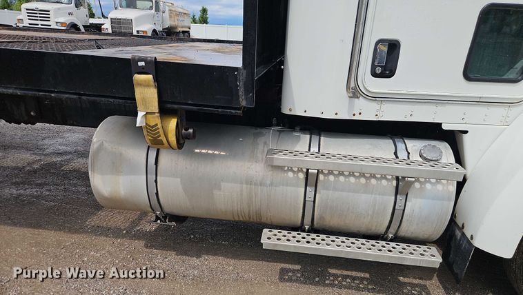 image for item EJ0086 2008 Kenworth T300 flatbed truck