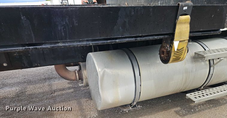 image for item EJ0086 2008 Kenworth T300 flatbed truck